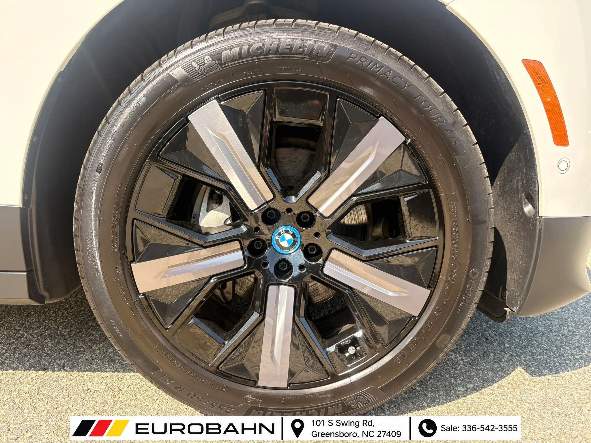 Used 2024 BMW iX xDrive50 AWD/4WD image 37