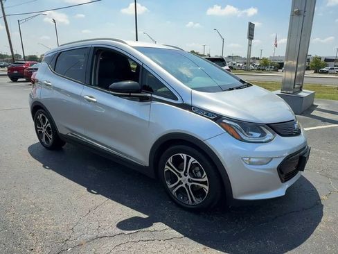 Used 2020 Chevrolet Bolt Premier w/ Infotainment Package FWD image 2