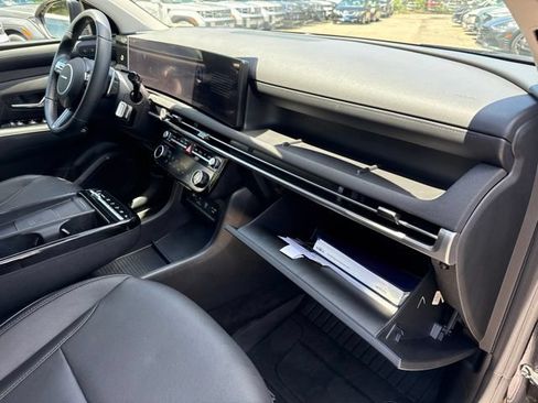 Used 2025 Hyundai Tucson Limited AWD/4WD image 22