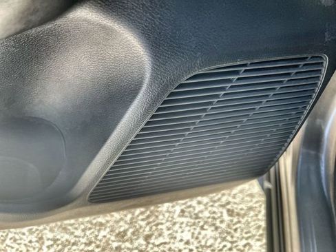 Used 2025 Nissan Kicks SV w/ Charging Package image 23