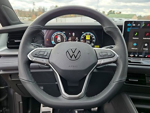 New 2026 Volkswagen Tiguan SE R-Line AWD/4WD image 15
