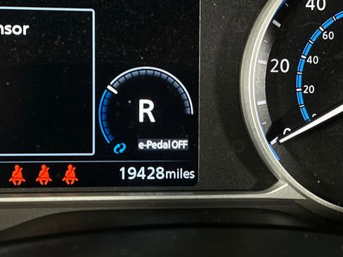 Used 2024 Nissan Leaf S image 18