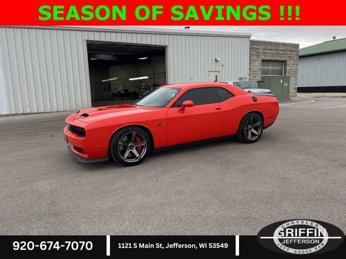 Used 2022 Dodge Challenger SRT Hellcat Redeye image 1