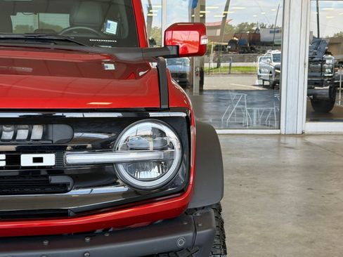 Used 2023 Ford Bronco Outer Banks w/ Sasquatch Package AWD/4WD image 12
