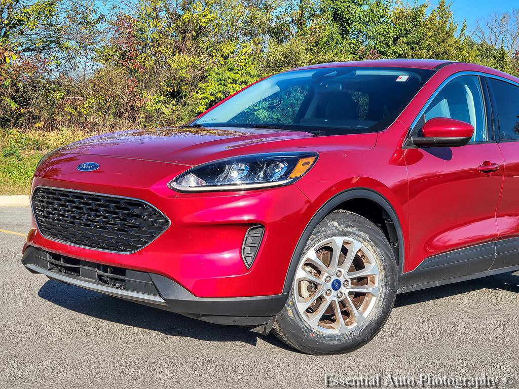 Used 2020 Ford Escape SE FWD image 2