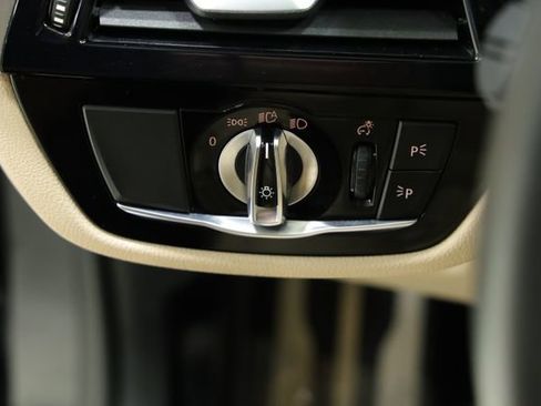 Used 2021 BMW 530i w/ M Sport Package image 30