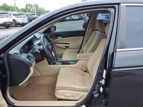 Used 2012 Honda Accord LX image 4