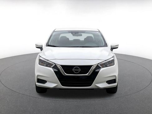 Used 2025 Nissan Versa SV FWD image 2