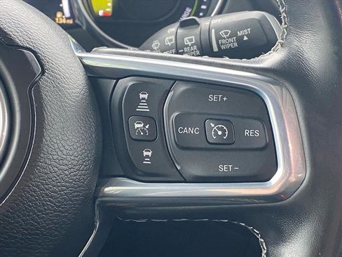 Used 2022 Jeep Wrangler Unlimited Sahara w/ Cold Weather Group AWD/4WD image 9