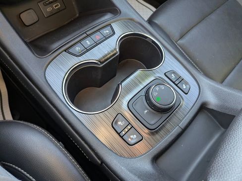 Used 2023 GMC Acadia SLT image 10