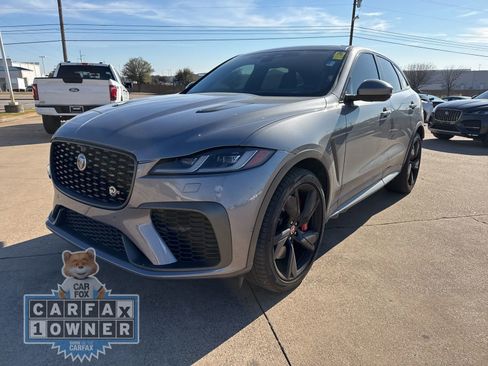 Used 2023 Jaguar F-PACE SVR image 3