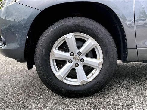 Used 2010 Toyota Highlander 4WD image 10