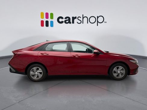 Used 2024 Hyundai Elantra SE FWD image 6