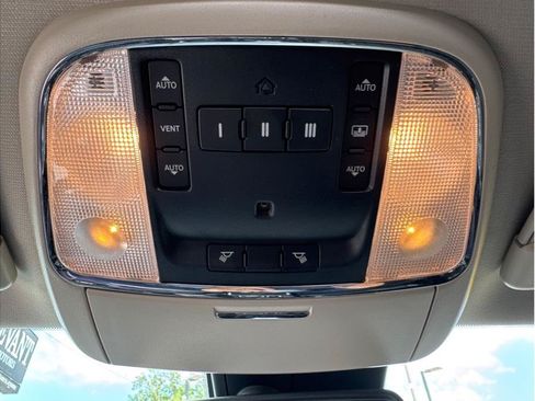 Used 2017 Chrysler 300 C w/ Safetytec Plus Group RWD image 37