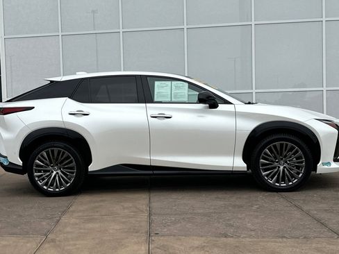 Used 2023 Lexus RZ 450e Premium image 3