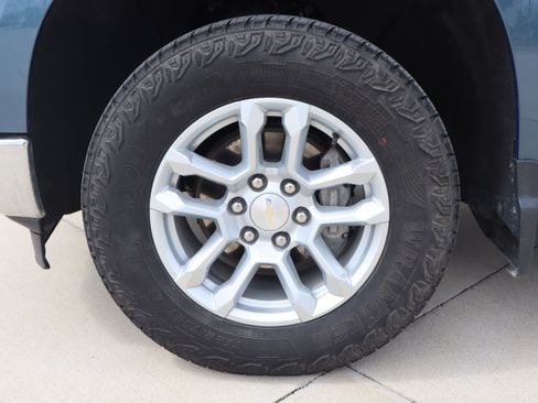 Used 2024 Chevrolet Silverado 1500 LT AWD/4WD image 27