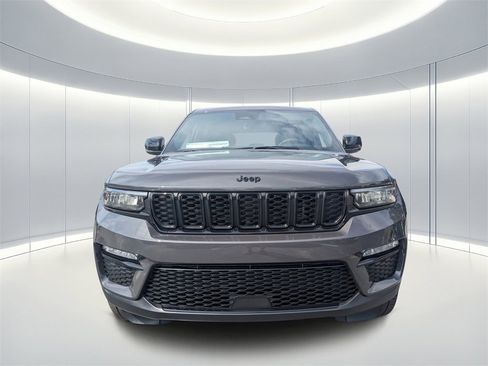 New 2025 Jeep Grand Cherokee Limited w/ Black Appearance Package image 9