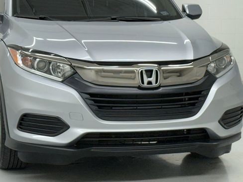 Used 2019 Honda HR-V LX image 12