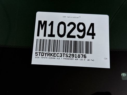 Used 2026 Toyota Sienna XLE FWD image 31
