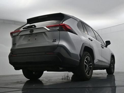 Used 2019 Toyota RAV4 LE w/ All Weather Liner Package AWD/4WD image 22