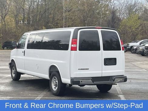 Used 2025 Chevrolet Express 3500 LT w/ LT Preferred Equipment Group image 5