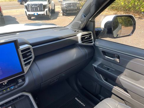 Used 2024 Toyota Tundra Platinum AWD/4WD image 35
