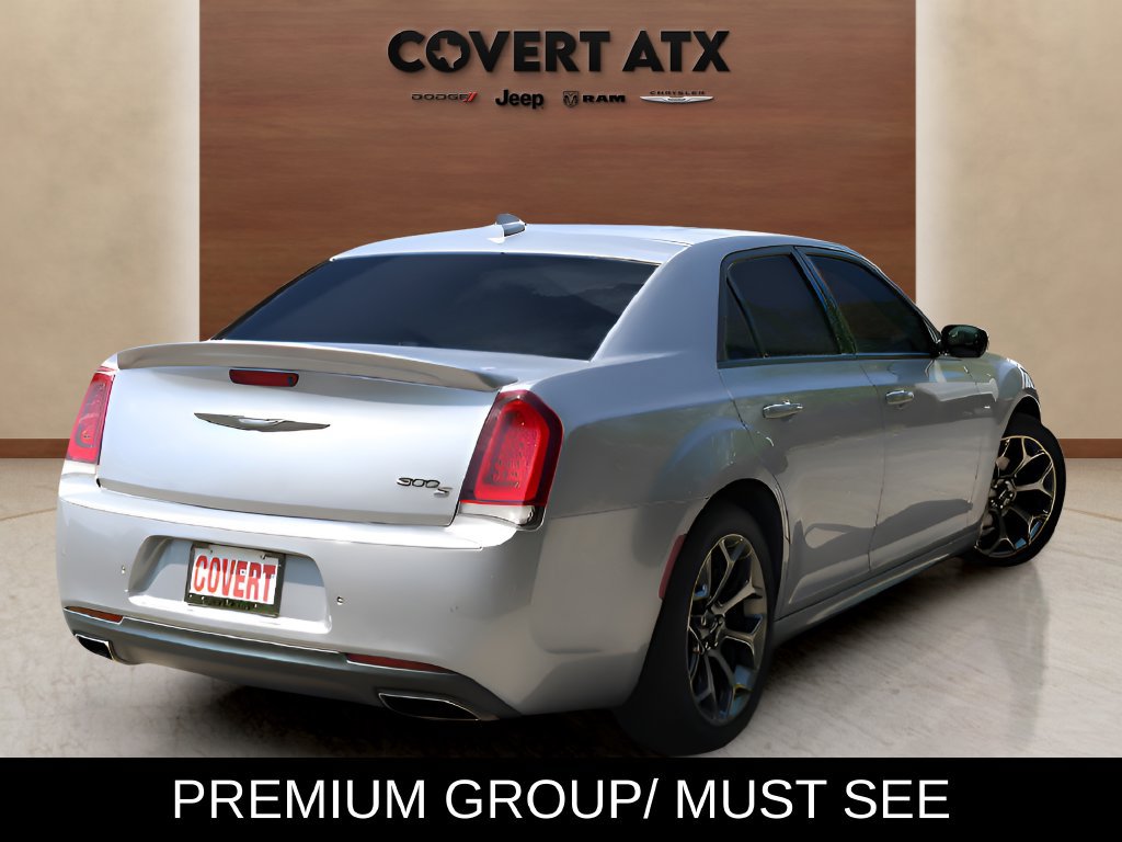 Used 2018 Chrysler 300 S w/ 300S Premium Group RWD image 5