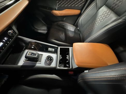 Used 2023 Mitsubishi Outlander SEL image 29