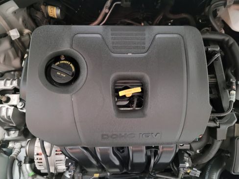Used 2020 Hyundai Elantra SE FWD image 30