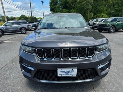 Used 2023 Jeep Grand Cherokee 4WD 4xe image 2