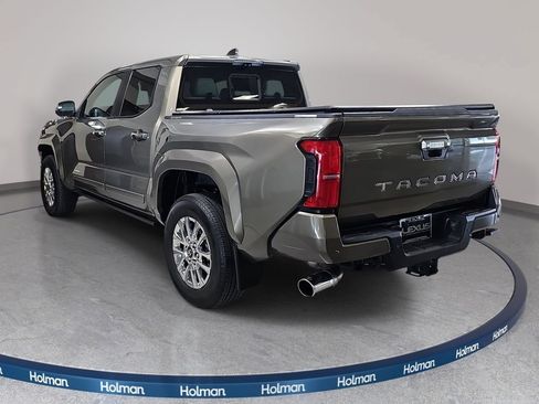Used 2025 Toyota Tacoma Limited AWD/4WD image 8