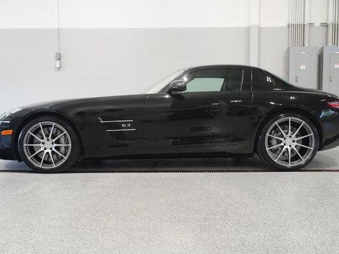 Used 2011 Mercedes-Benz SLS AMG Coupe image 4
