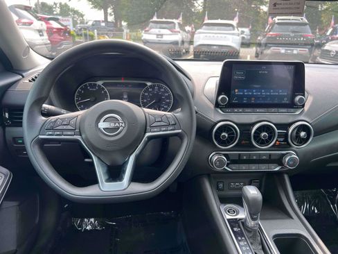 Used 2025 Nissan Sentra SV FWD image 21