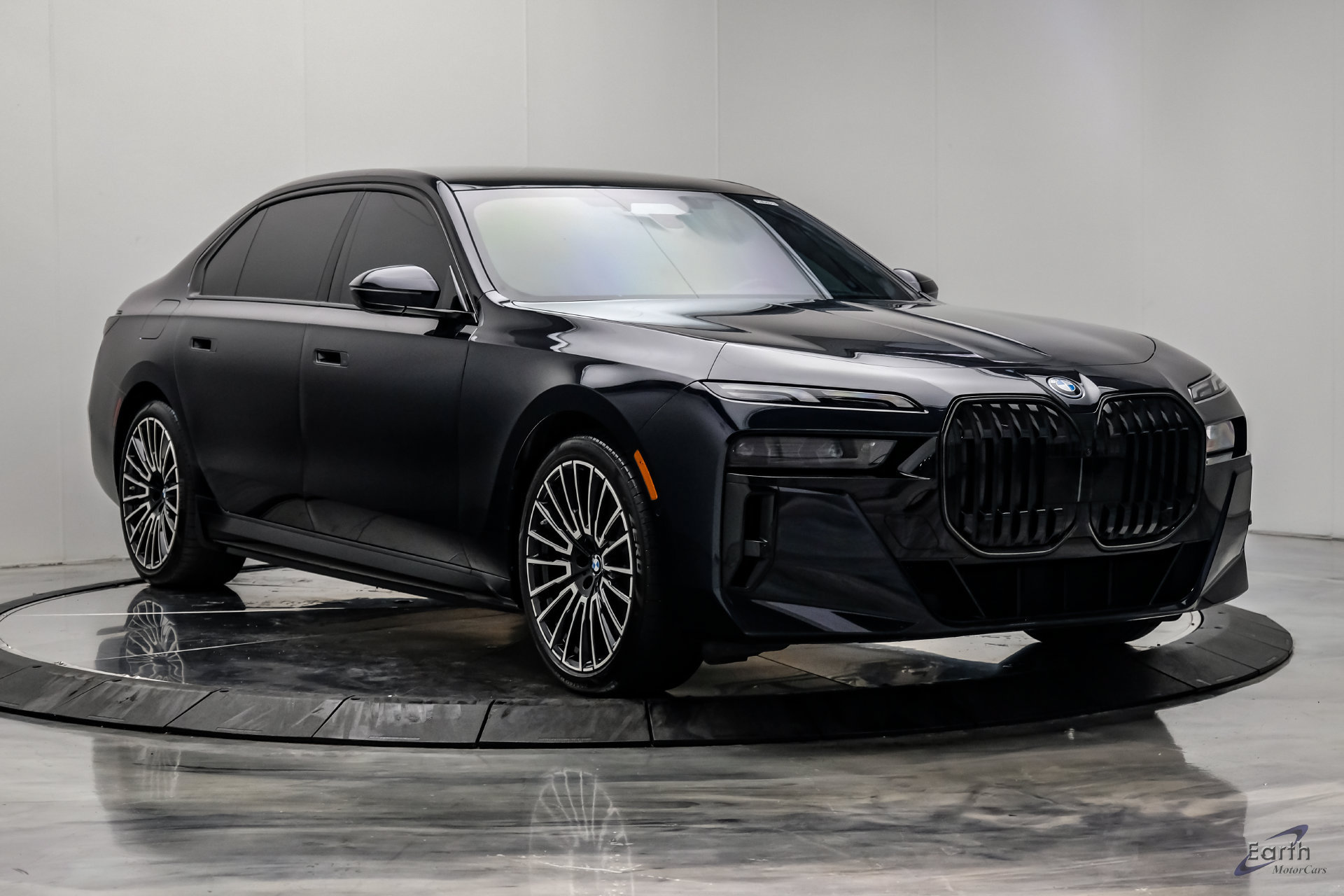 Used 2025 BMW i7 xDrive60 AWD/4WD image 24