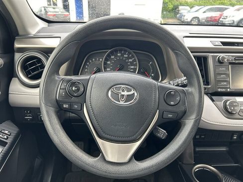 Used 2014 Toyota RAV4 XLE AWD/4WD image 13