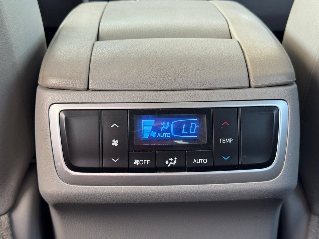 Used 2016 Toyota Highlander XLE w/ Protection Package #3 AWD/4WD image 31