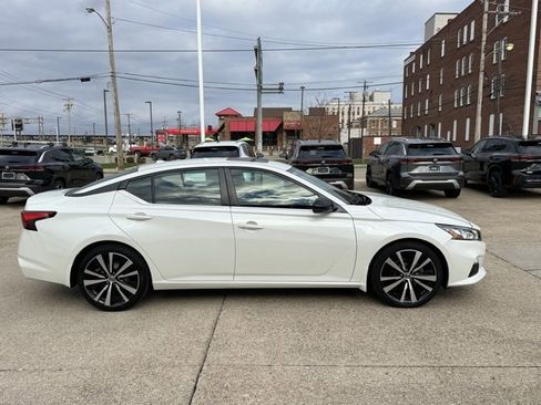 Used 2019 Nissan Altima 2.5 SR w/ SR Premium Package image 6