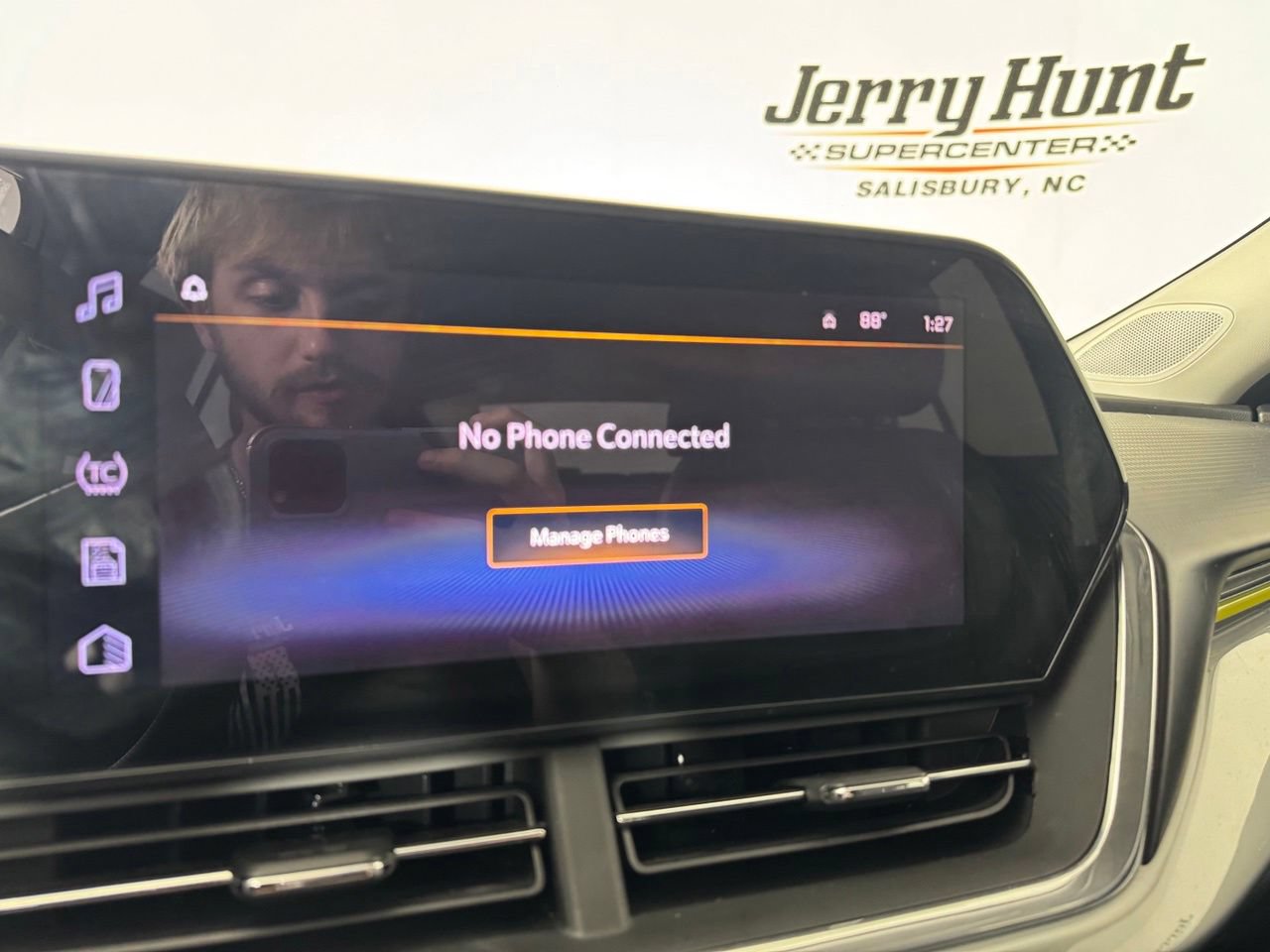 Used 2024 Chevrolet Trax LT FWD image 15