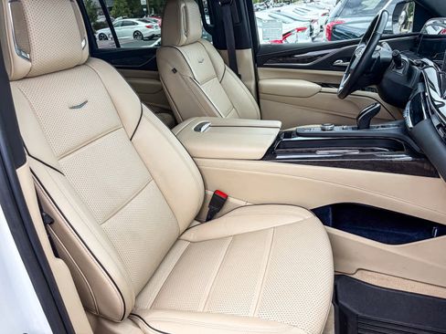 Used 2021 Cadillac Escalade ESV Premium Luxury w/ Driver Assist Tech Package AWD/4WD image 15