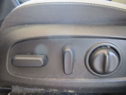 Used 2022 Chevrolet Equinox LS w/ LS Convenience Package FWD image 20