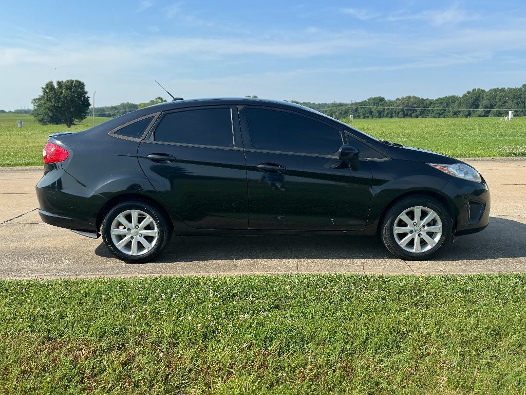 Used 2011 Ford Fiesta SE w/ 203A Rapid Spec Order Code FWD image 6
