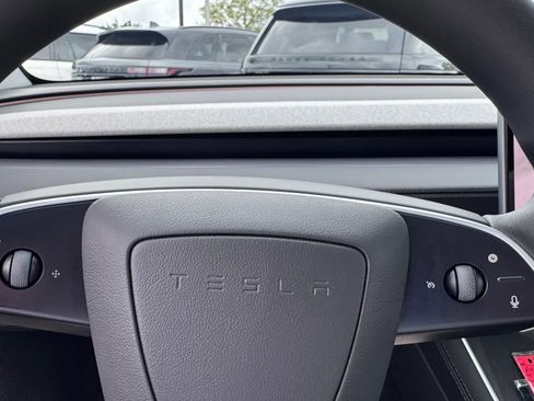 Used 2026 Tesla Model Y 2WD image 31