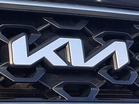 Used 2022 Kia Sorento LX image 29