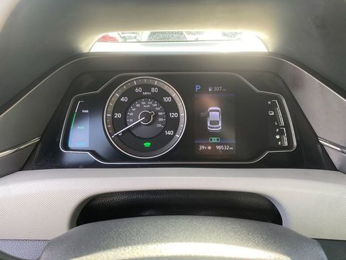 Used 2020 Hyundai Ioniq Blue image 18