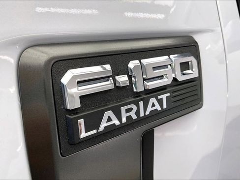 Used 2022 Ford F150 Lariat w/ Max Trailer Tow Package image 31