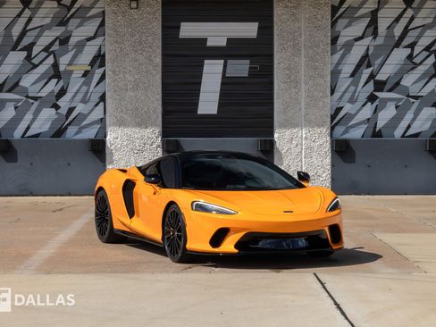 Used 2023 McLaren GT image 1