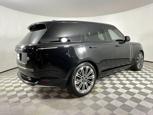 Certified 2023 Land Rover Range Rover SE image 4