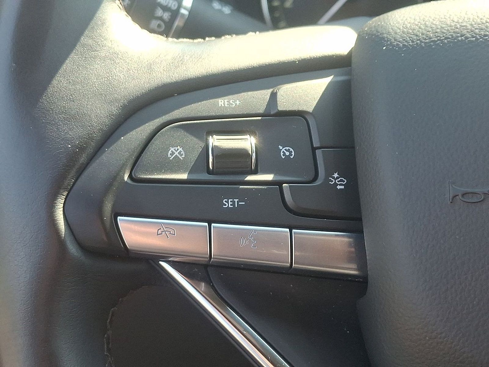Certified 2025 Cadillac XT6 Luxury AWD/4WD image 17