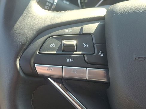 Certified 2025 Cadillac XT6 Luxury AWD/4WD image 17