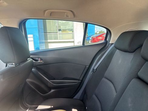 Used 2015 MAZDA MAZDA3 i Touring w/ Technology Package FWD image 12